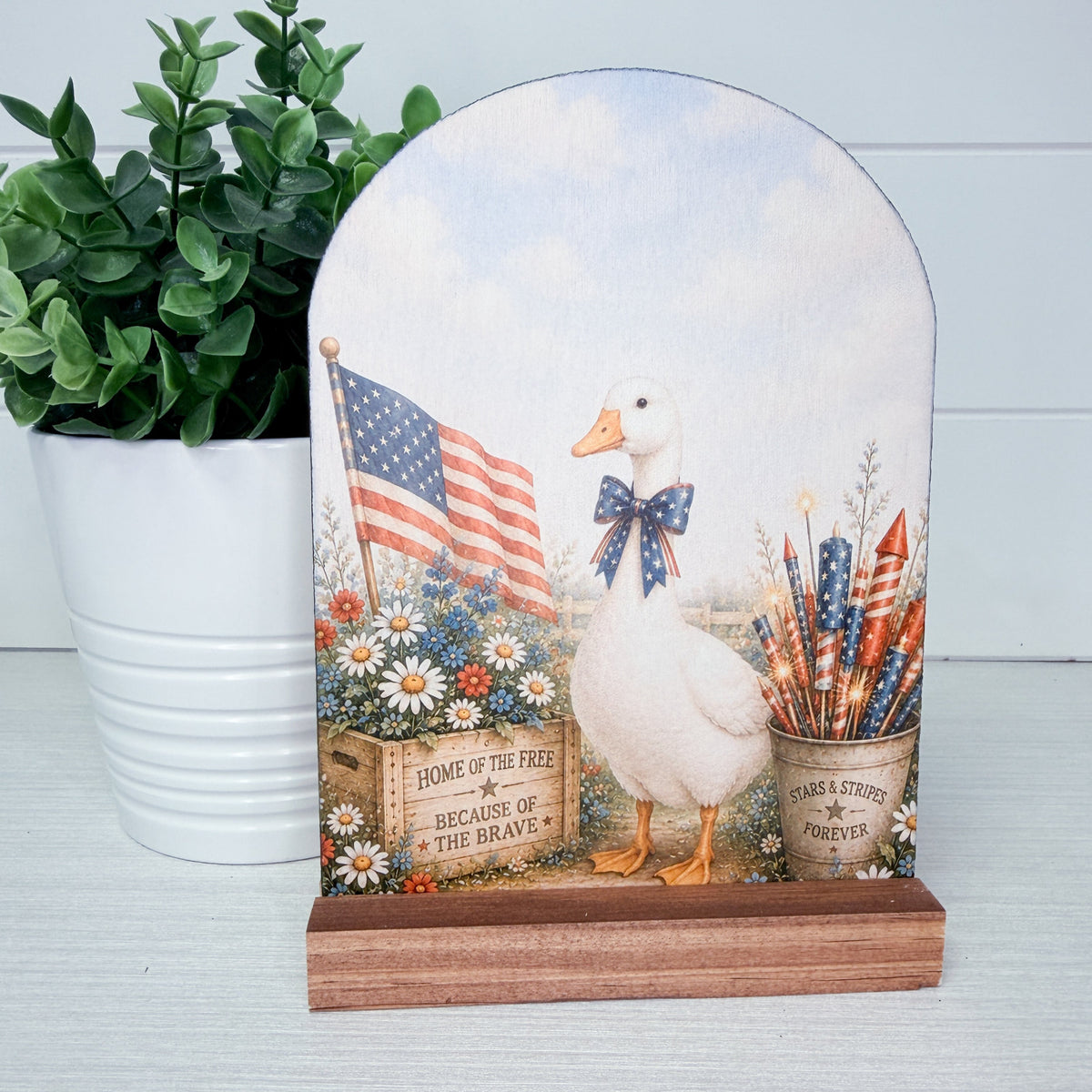 Patriotic Goose Wood Arch