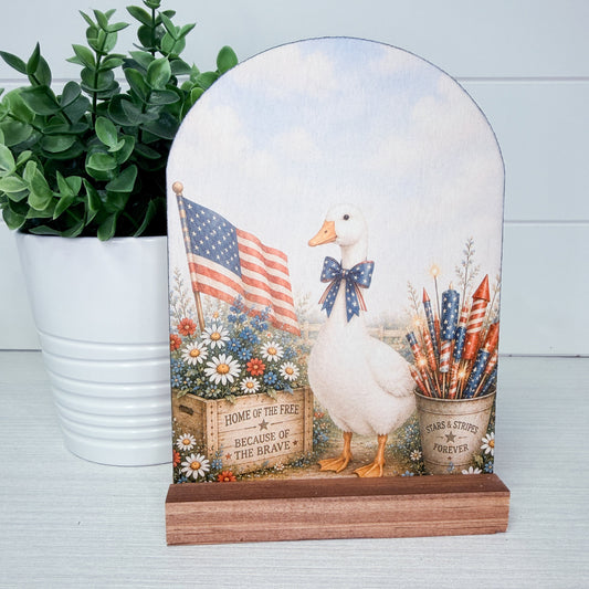 Patriotic Goose Wood Arch